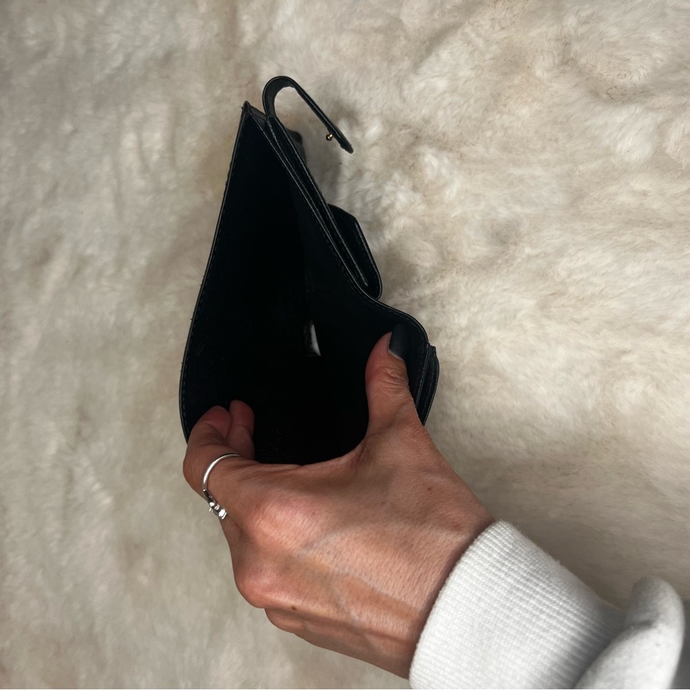 Black Louis Vuitton Men’s Wallet - Picture 5 of 5